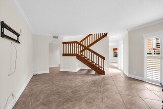6 Uno Lago Dr in North Palm Beach, FL - Building Photo - Building Photo