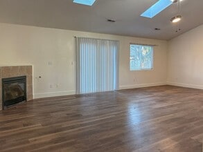 368 NW Sadie Ct in Hillsboro, OR - Building Photo - Building Photo