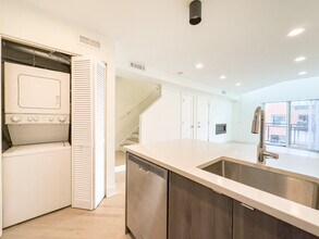 949 W Grace St in Chicago, IL - Building Photo - Building Photo