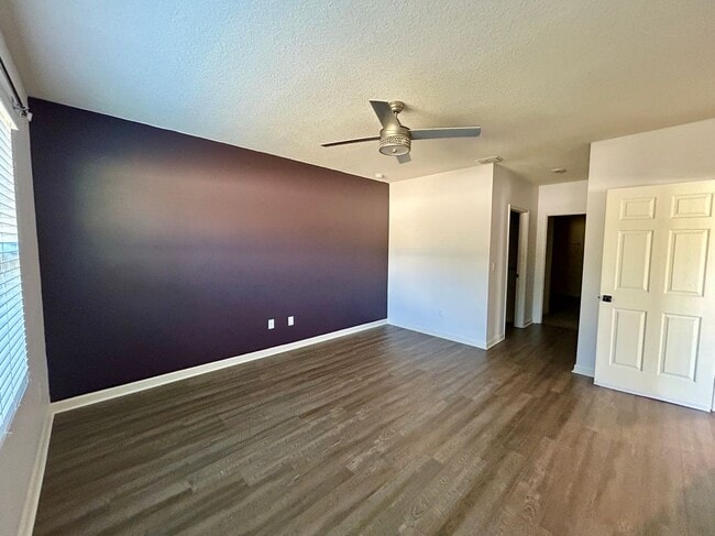 3528 Loggerhead Ln in Mims, FL - Foto de edificio - Building Photo