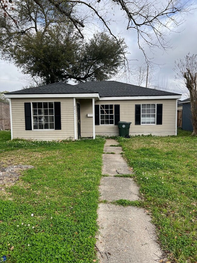 2411 11th St in Lake Charles, LA - Building Photo - Building Photo