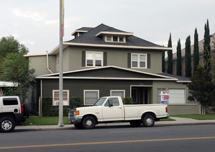 3961 Brockton Ave in Riverside, CA - Building Photo - Building Photo