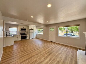 4953-4953 13th Ave in Sacramento, CA - Building Photo - Building Photo