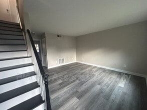 512 S Cherry St in Kernersville, NC - Building Photo - Building Photo