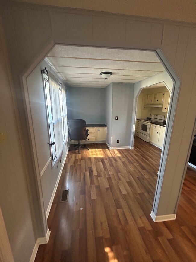 38 Poplar Dr in Sandwich, IL - Foto de edificio - Building Photo