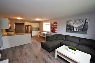 642 Southdale Rd E in London, ON - Building Photo - Building Photo