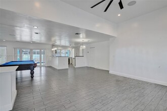 9240 SW 54th St in Cooper City, FL - Building Photo - Building Photo