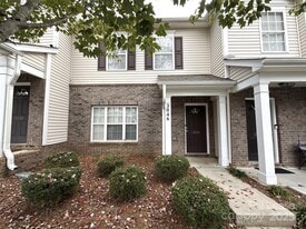 3046 Summerfield Ridge Ln in Matthews, NC - Building Photo