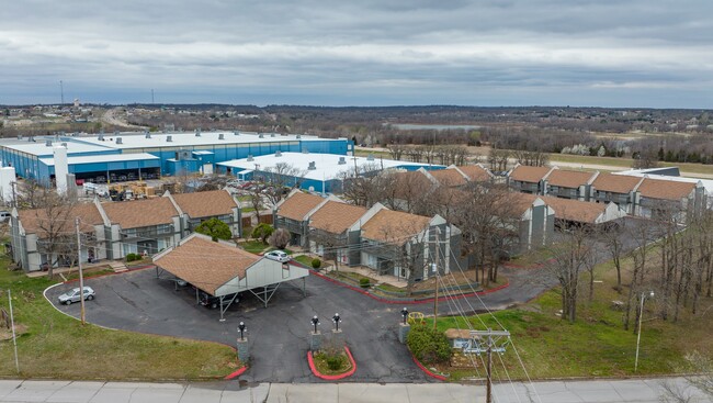 Keystone Townhomes in Mannford, OK - Building Photo - Building Photo