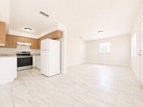 3425 South St in Ft. Myers, FL - Building Photo - Building Photo