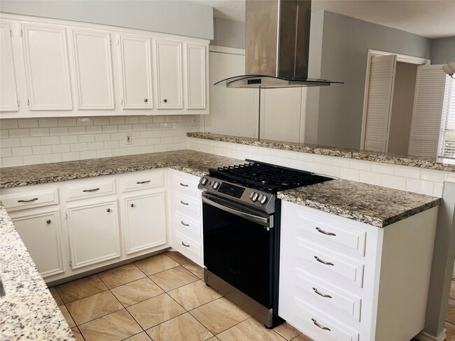 property at 3910 Hidden Glen Dr