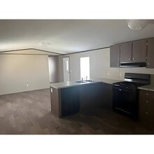 1085 Spring Bay Rd in East Peoria, IL - Building Photo - Building Photo