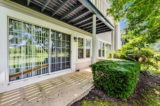1808 Vermont Dr, Unit Vermont in Elk Grove Village, IL - Building Photo - Building Photo