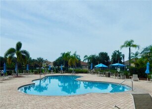 1839 Mira Lago Cir in Ruskin, FL - Building Photo - Building Photo