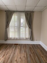 54 Oxford Rd, Unit First floor, right in New Hartford, NY - Building Photo - Building Photo