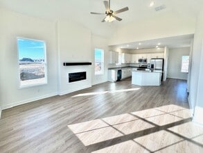 70 Hughetta St in Oakland, TN - Building Photo - Building Photo