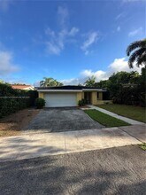 527 Gerona Ave in Coral Gables, FL - Building Photo - Building Photo