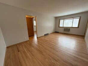 3573 S 76th St in Milwaukee, WI - Building Photo - Building Photo