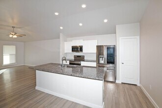 6904 Athens St in Timbercreek Canyon, TX - Building Photo - Building Photo