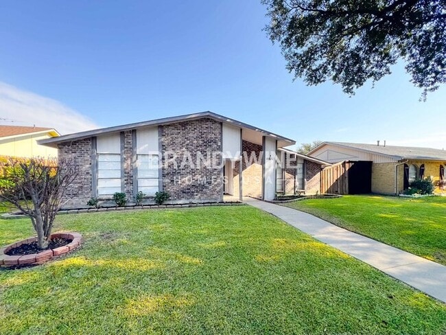 4426 Mint Dr in Garland, TX - Building Photo - Building Photo