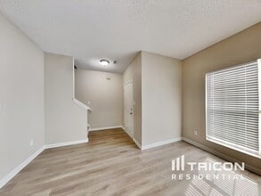 5090 Oakley Commons Blvd in Union City, GA - Building Photo - Building Photo