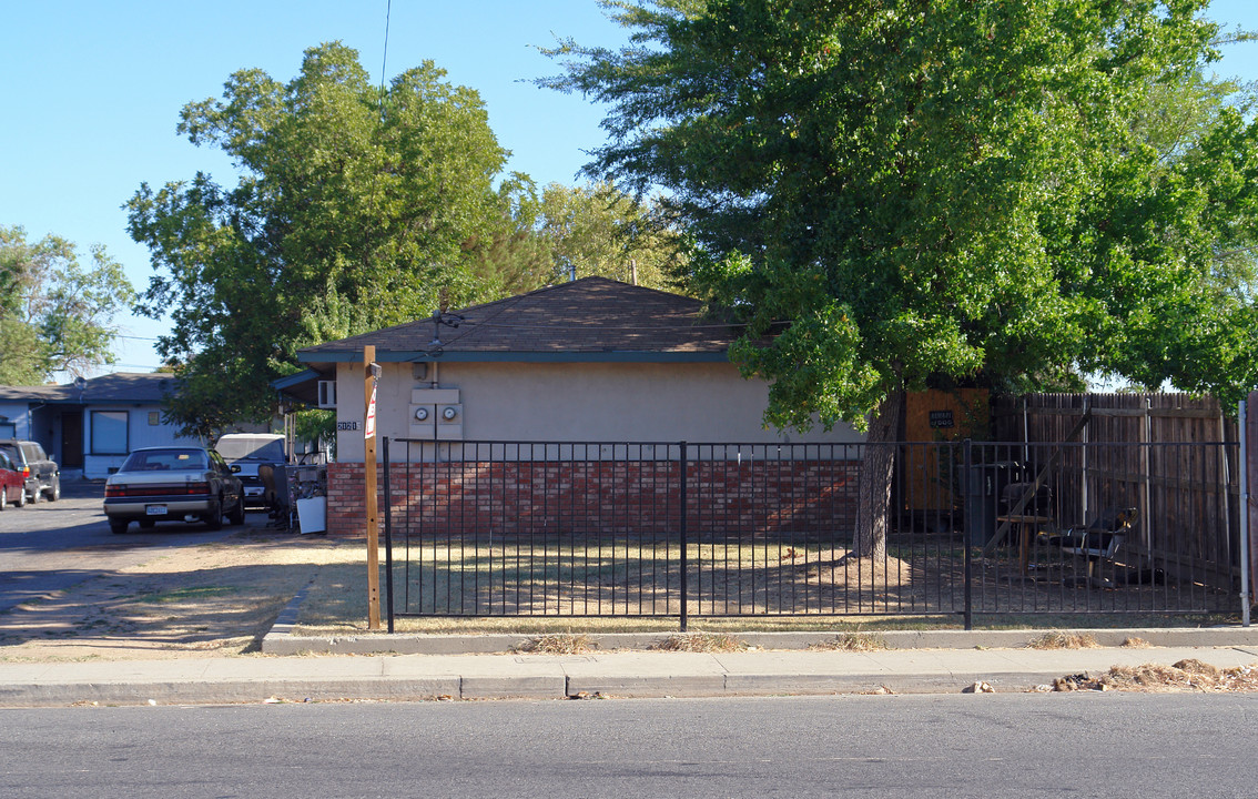 2121 Grand Ave in Sacramento, CA - Foto de edificio