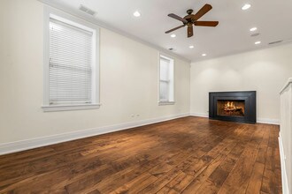 1028 W Wolfram St-Unit -1F in Chicago, IL - Foto de edificio - Building Photo