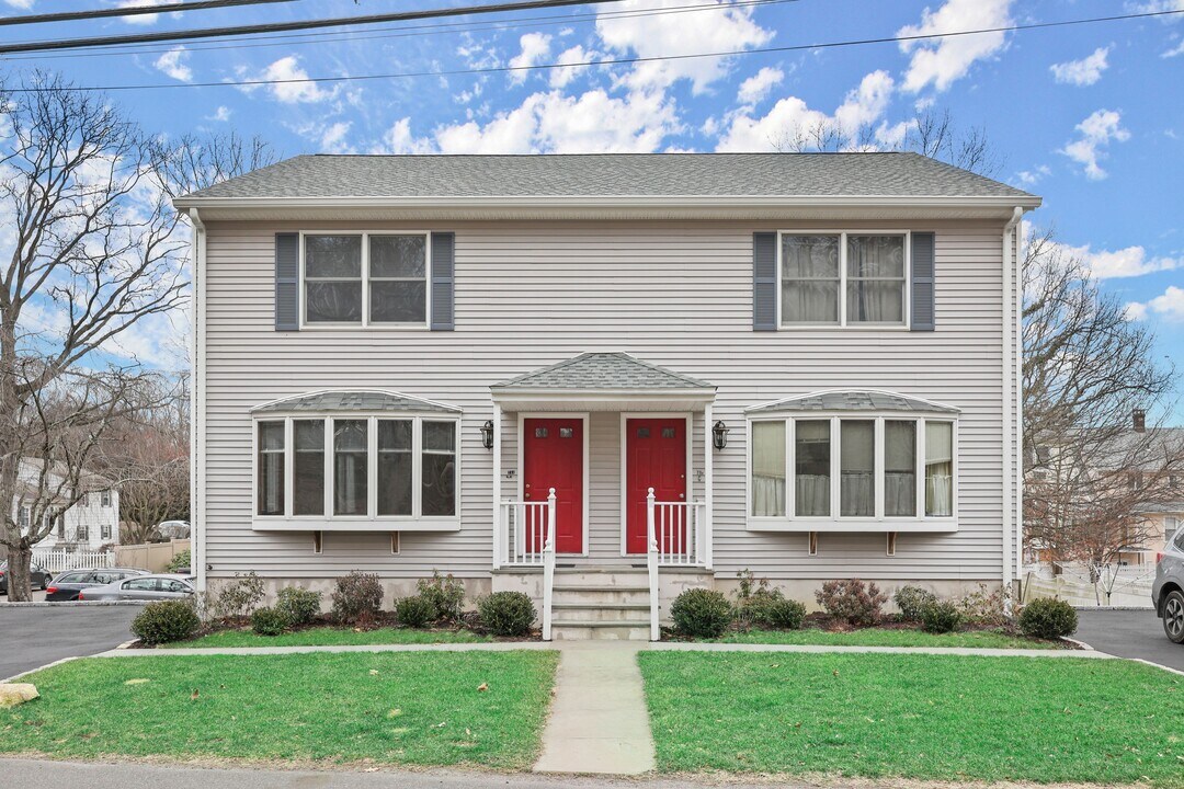 75 Bible St in Greenwich, CT - Building Photo