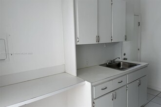 411 Meridian Ave in Miami Beach, FL - Building Photo - Building Photo