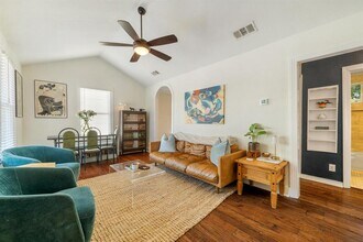 406 Nelray Blvd in Austin, TX - Building Photo - Building Photo