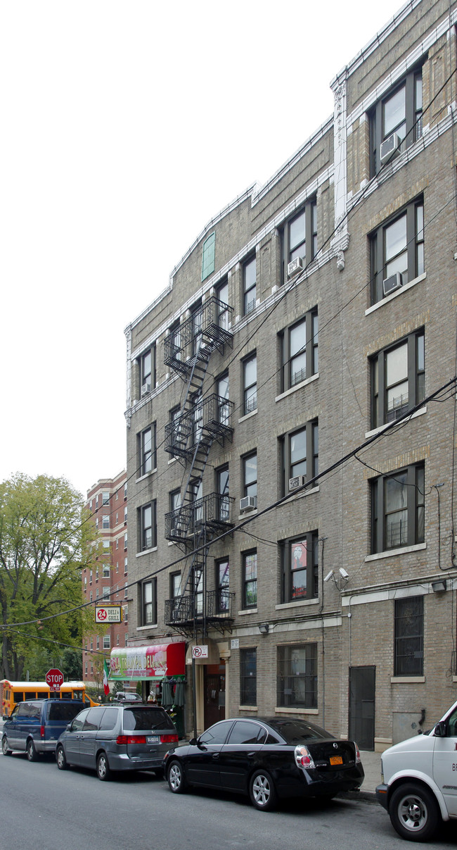 2804 Bainbridge Ave in Bronx, NY - Foto de edificio - Building Photo