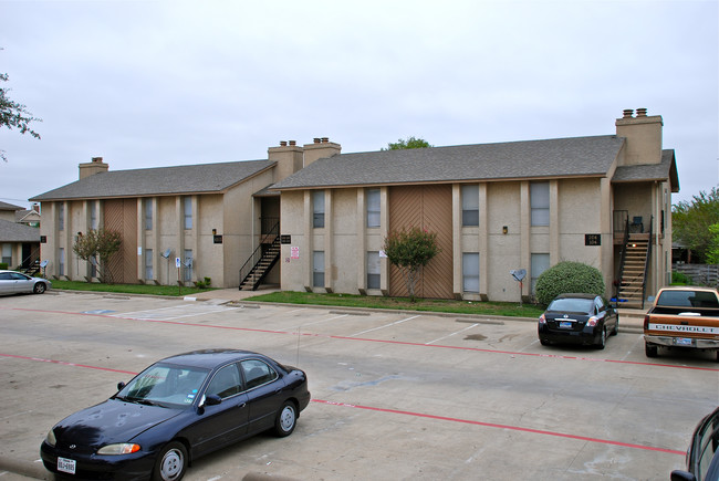 Lakeview Village in Garland, TX - Building Photo - Building Photo