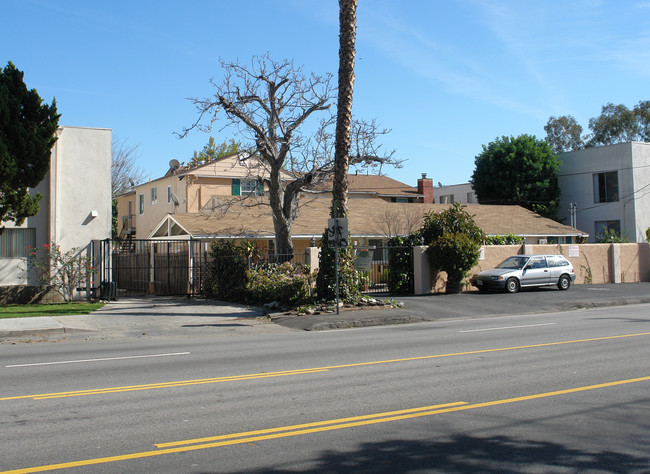 4918 Cahuenga Blvd in North Hollywood, CA - Building Photo - Building Photo