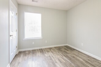 652 New Stock Dr in Hopkins, SC - Building Photo - Building Photo