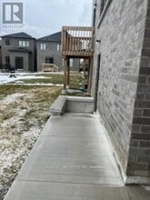 928 Rexton Dr in Oshawa, ON - Building Photo - Building Photo