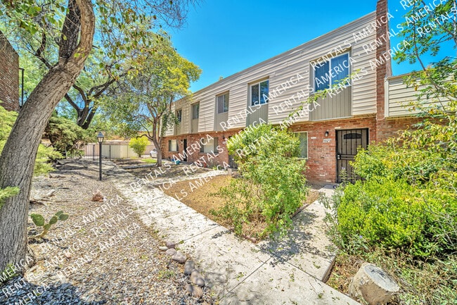 property at 1023 N Bedford Dr