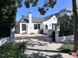 810 N Harper Ave in Los Angeles, CA - Building Photo