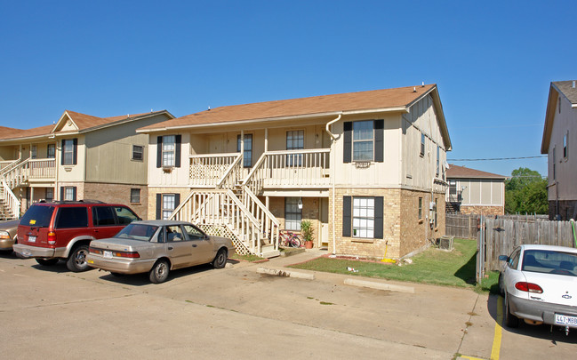 714 Lariat Ln in White Settlement, TX - Building Photo - Building Photo