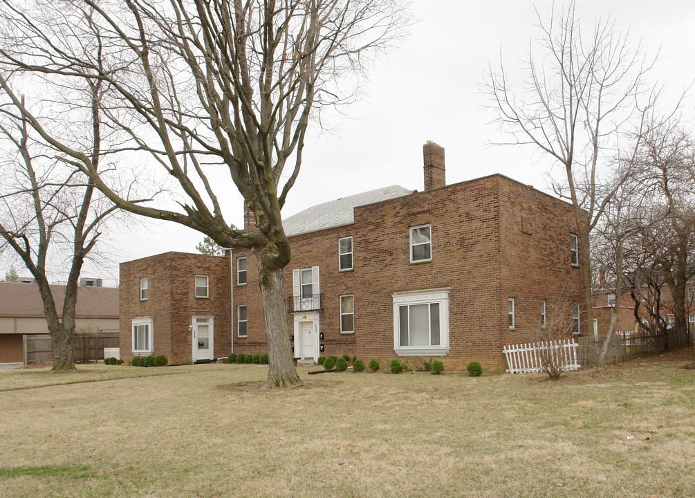 3387-3391 E Broad St in Columbus, OH - Building Photo