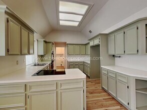 1313 Red Maple Dr in Carrollton, TX - Building Photo - Building Photo