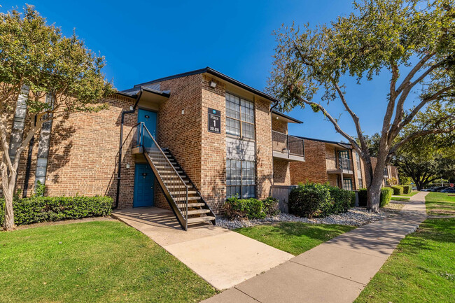 La Mirada in Richardson, TX - Building Photo - Building Photo