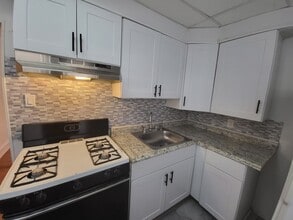 6643 Chew Ave, Unit 2nd Floor Apt. in Philadelphia, PA - Building Photo - Building Photo