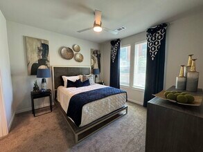 6301 Azle Ave in Fort Worth, TX - Building Photo - Building Photo