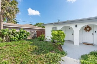 308 NW 2nd Ave in Deerfield Beach, FL - Building Photo