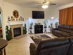 4611 Monarch Blue Ln in Fresno, TX - Building Photo - Building Photo