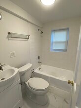121 Cambridge Rd, Unit B2 in Woburn, MA - Foto de edificio - Building Photo