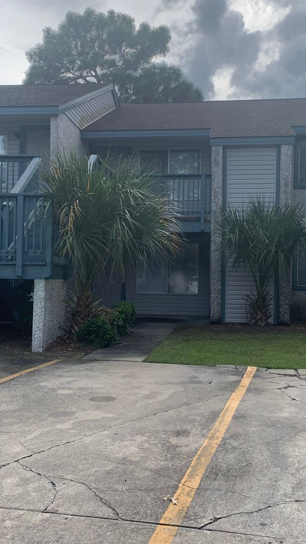 property at 910 Brett Dr