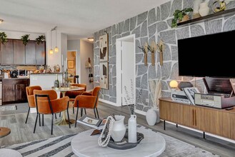 230 E Ontario St in Chicago, IL - Building Photo - Building Photo