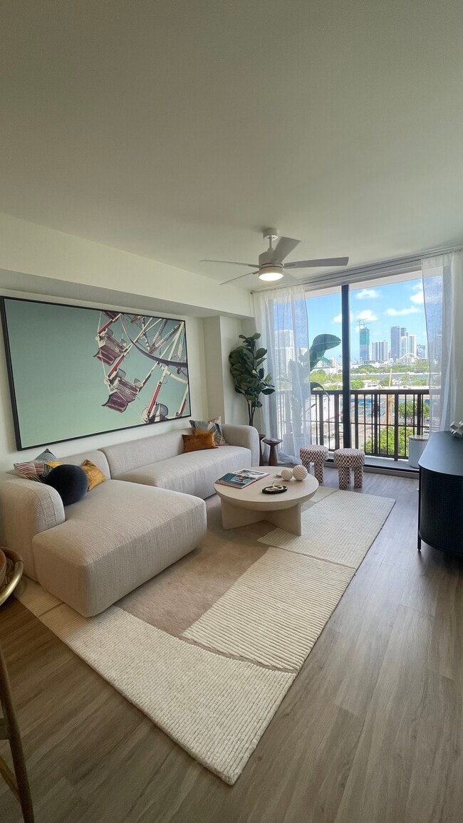 36 NW 32nd St, Unit A10 in Miami, FL - Foto de edificio - Building Photo