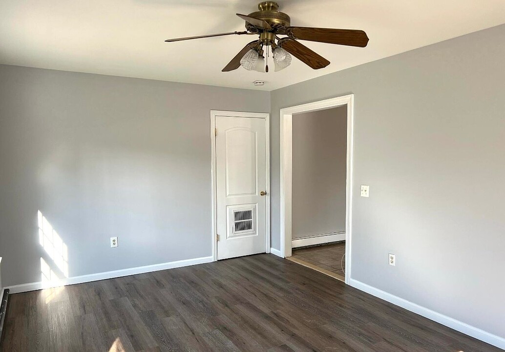 1005 Beach Blvd in Forked River, NJ - Building Photo